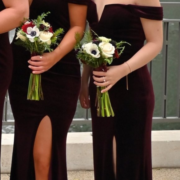 DB Studio Off The Shoulder Velvet Sheath Dress - Color Wine - Size 4 - Picture 6 of 7